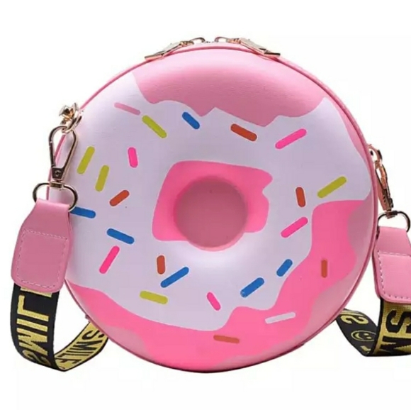 Handbags - 🍩  cross-body bags in stock!
